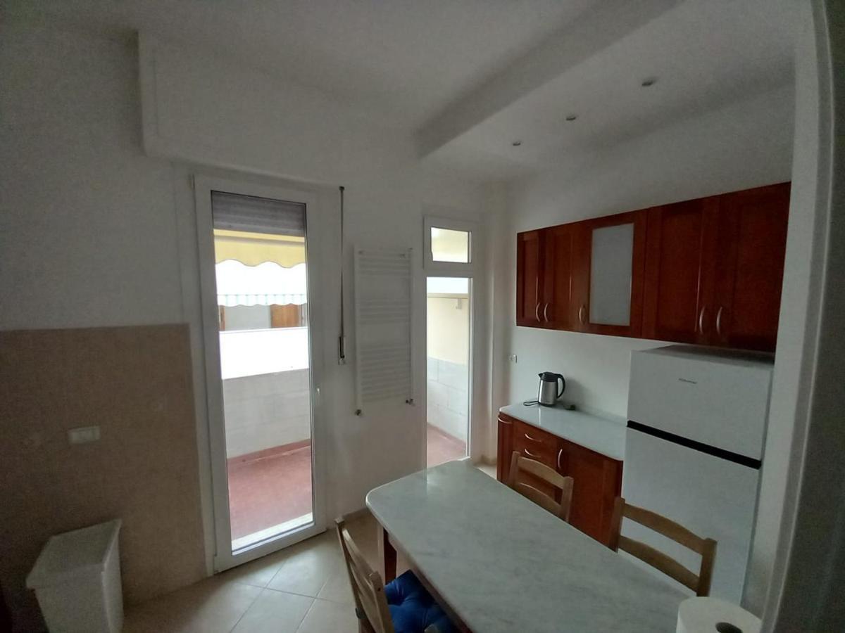 Carachouse-Lido Di Camaiore, Tra Pini Marini E Mare Luaran gambar